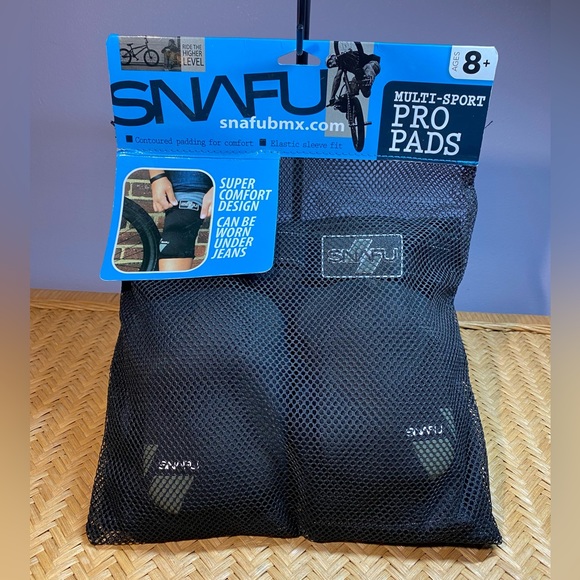 Snafu Multisport Knee and Elbow Pads - Picture 2 of 7